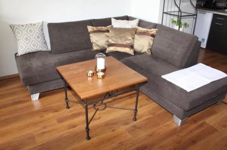 Lenka'S Cozy Red Studio + Lenka'S Cozy Gold Apartment Praag Buitenkant foto